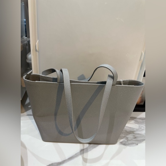 *NWT* Ted Baker Bow Gray Handbag Tote with Inside pouch and dust bag - Picture 5 of 6